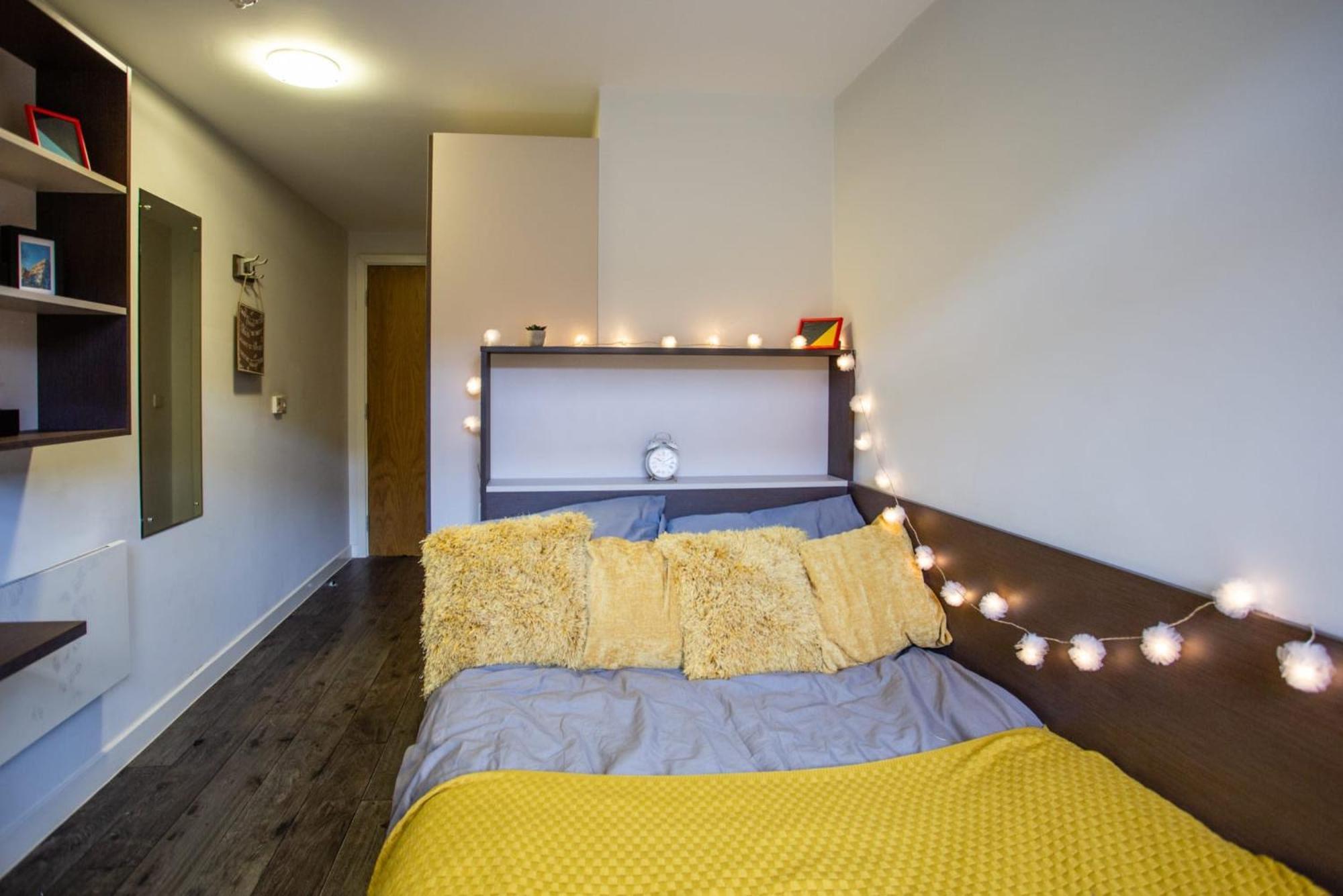 Student Roost Corner House In *