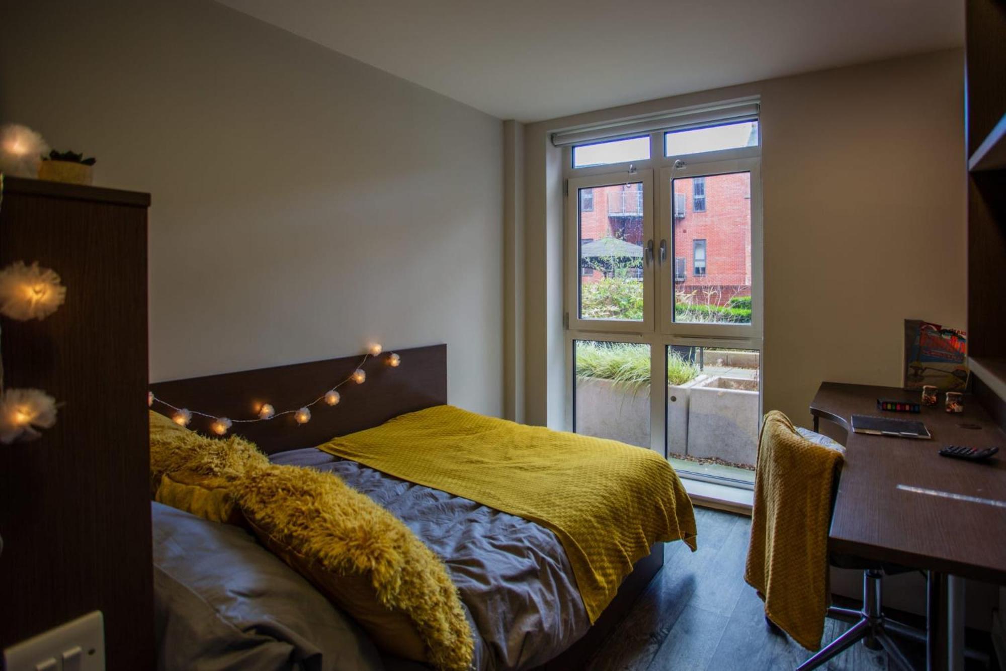 Student Roost Corner House In Apartment Sheffield